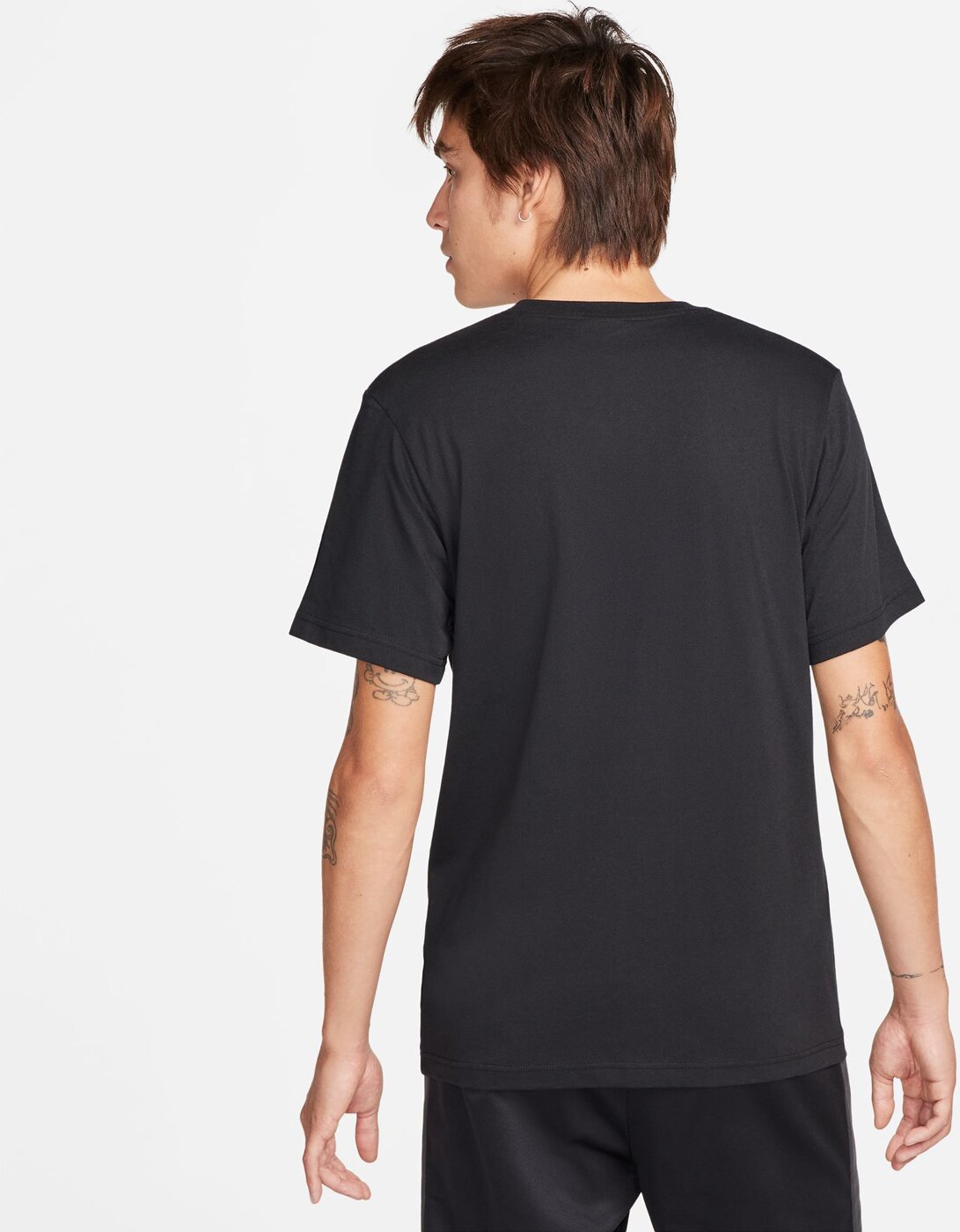 NIKE M NSW SP GRAPHIC TEE BLACK/WHITE/WHITE – Bild 2