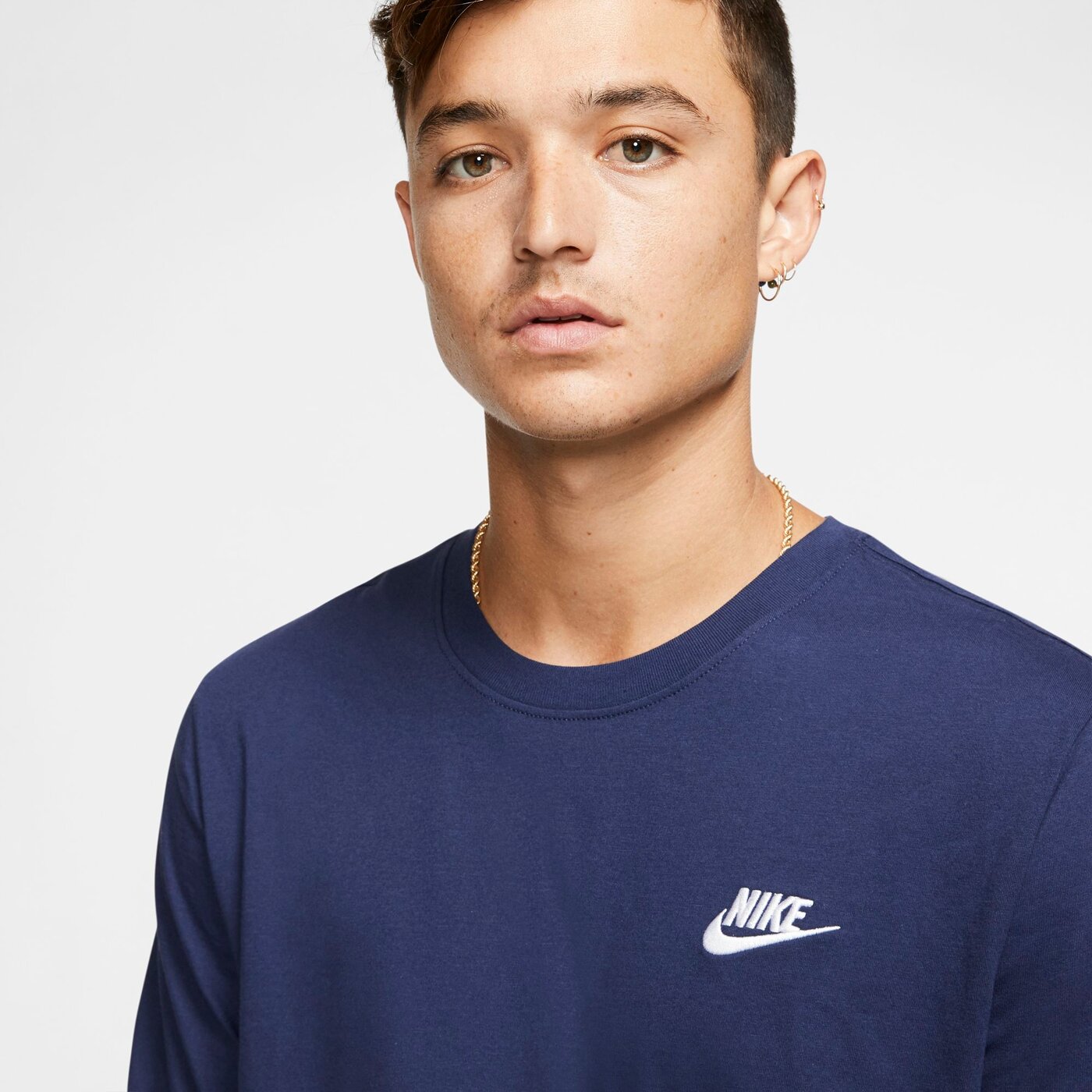 NIKE M NSW CLUB TEE MIDNIGHT NAVY/METALLIC SILVER – Bild 5
