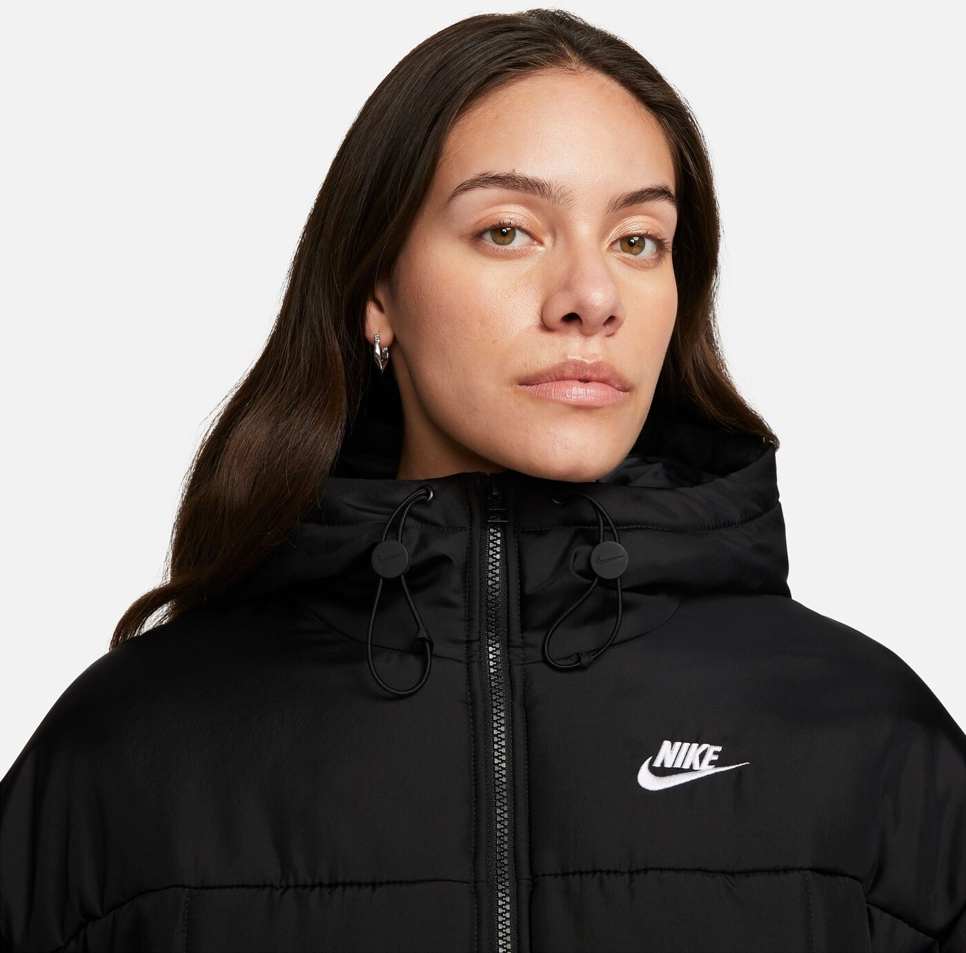 NIKE W NSW ESSTL THRMR CLSC PUFFER BLACK/WHITE/WHITE – Bild 4