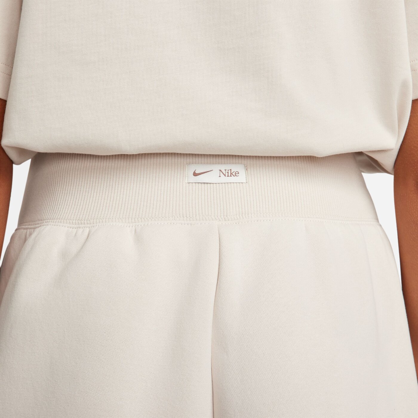 NIKE W NSW PHNX FLC OS LOGO SWTPNT LT OREWOOD BRN/SMOKEY MAUVE/SA – Bild 4