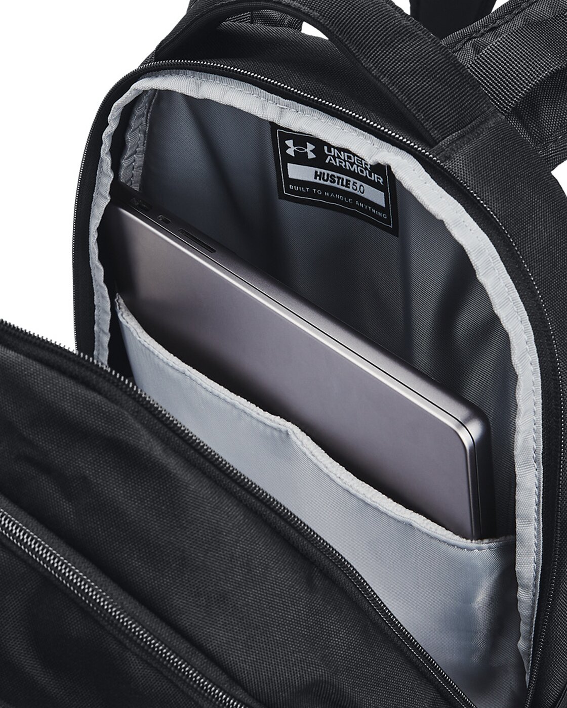 UNDER ARMOUR UA HUSTLE 5.0 BACKPACK BLACK/WHITE-IRON GREY – Bild 7