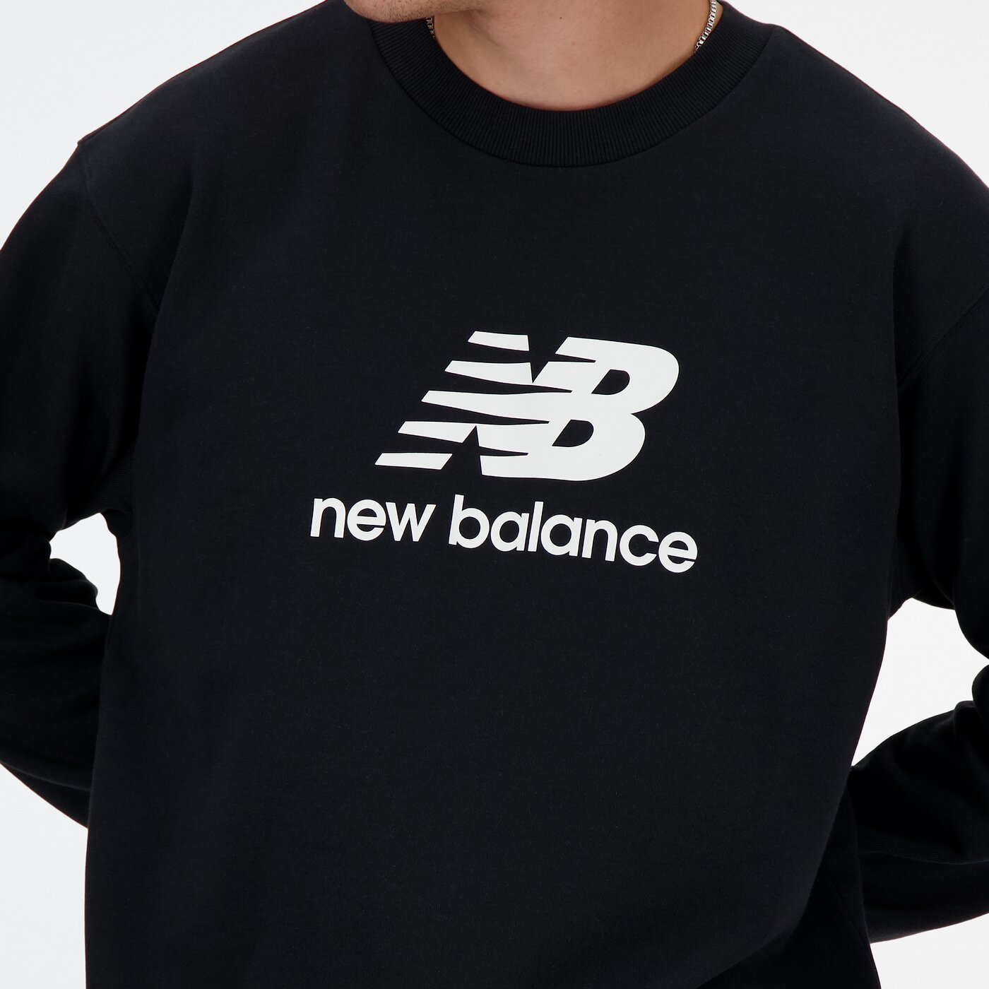 New Balance Sport Essentials French Terry Logo Crew Black – Bild 4