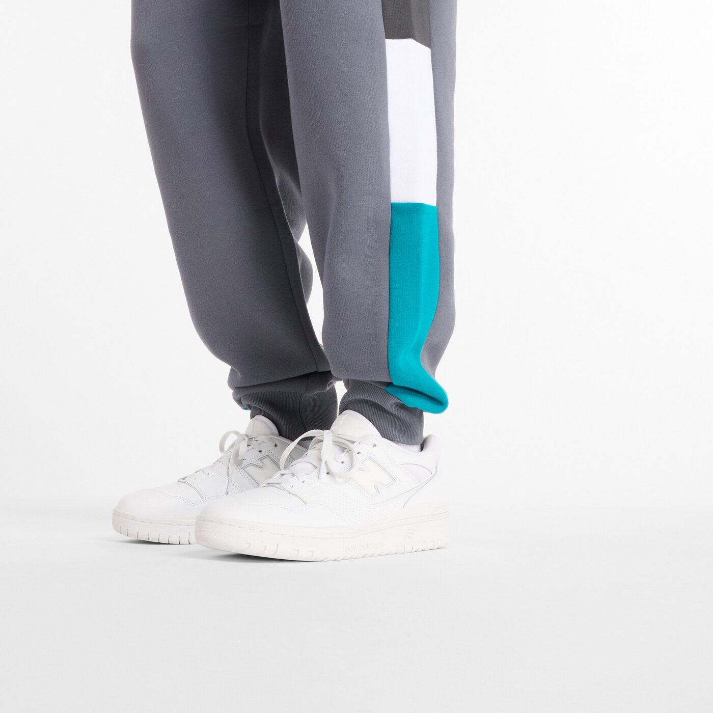 New Balance Classics Fleece Jogger GRAPHITE – Bild 5