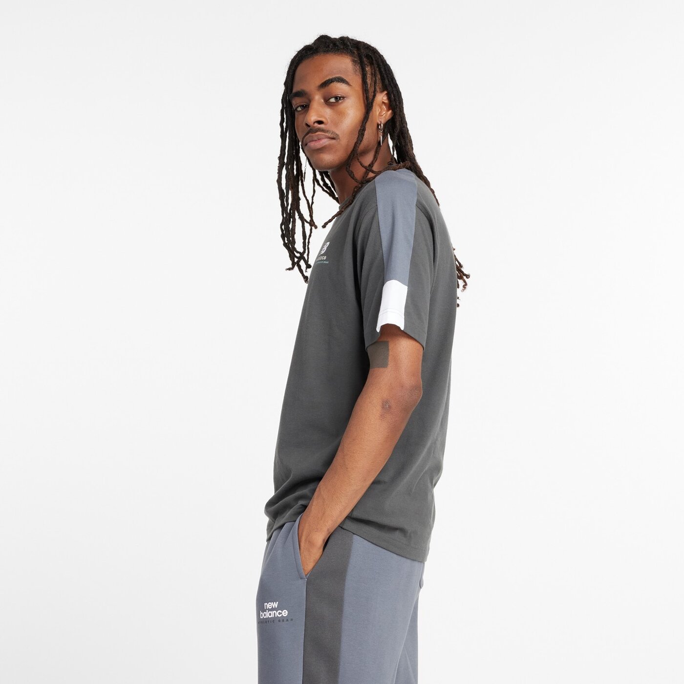 New Balance Classics Graphic T-Shirt GRAPHITE – Bild 3