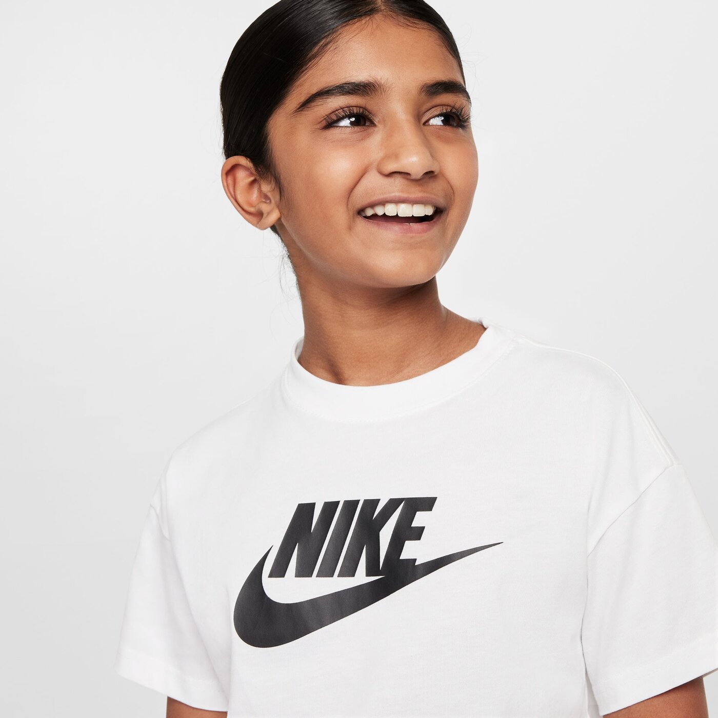 NIKE G NSW TEE BOY FUTURA HBR WHITE/METALLIC SILVER – Bild 3